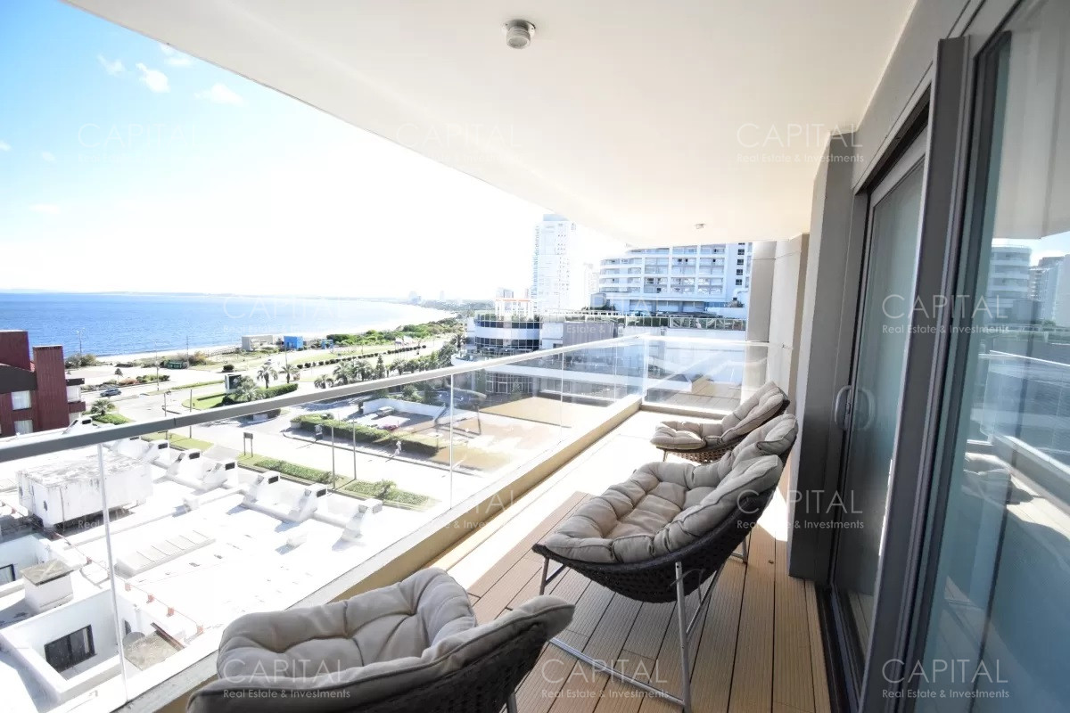 Venta Apartamento tres dormitorios torre de lujo en playa Mansa - CCP31807A