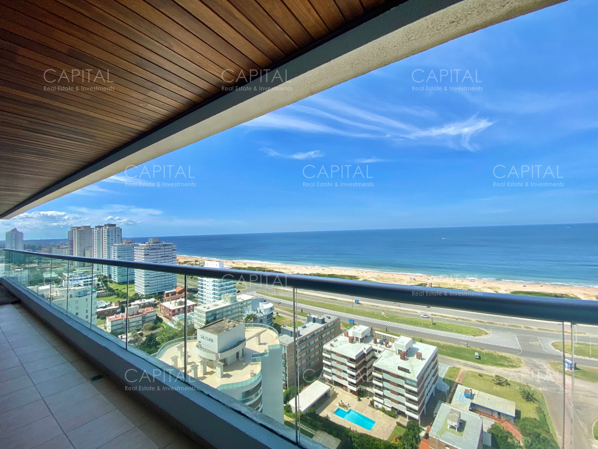 Apartamento en Venta Punta del Este con Buen Balcón Vista Al mar - CCP32456A