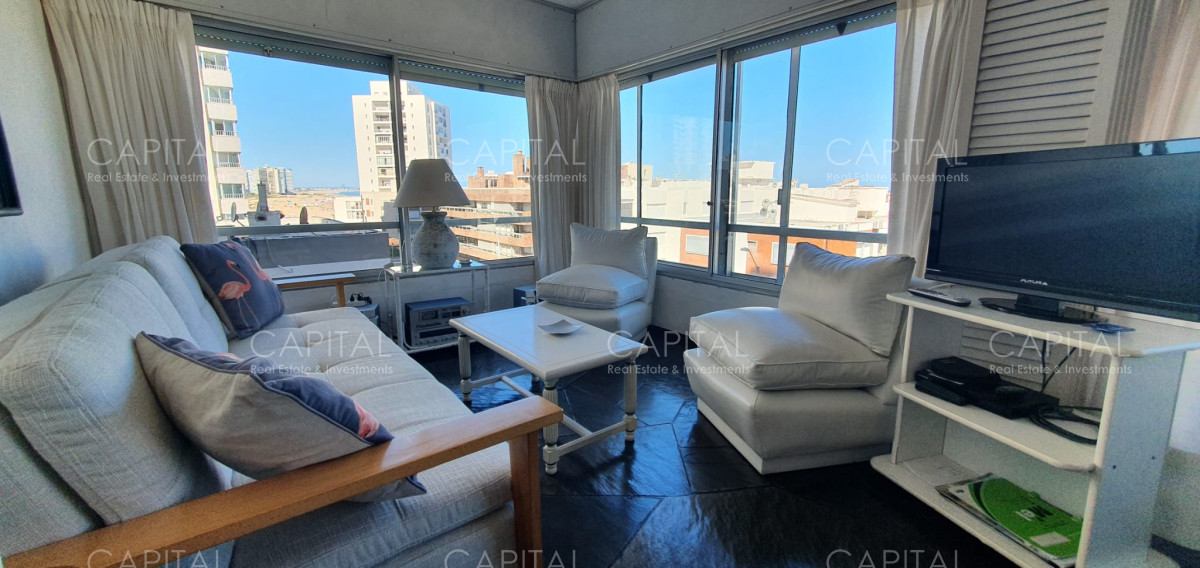 Venta departamento dos dormitorios con garage Península Punta del Este - CCP32048A