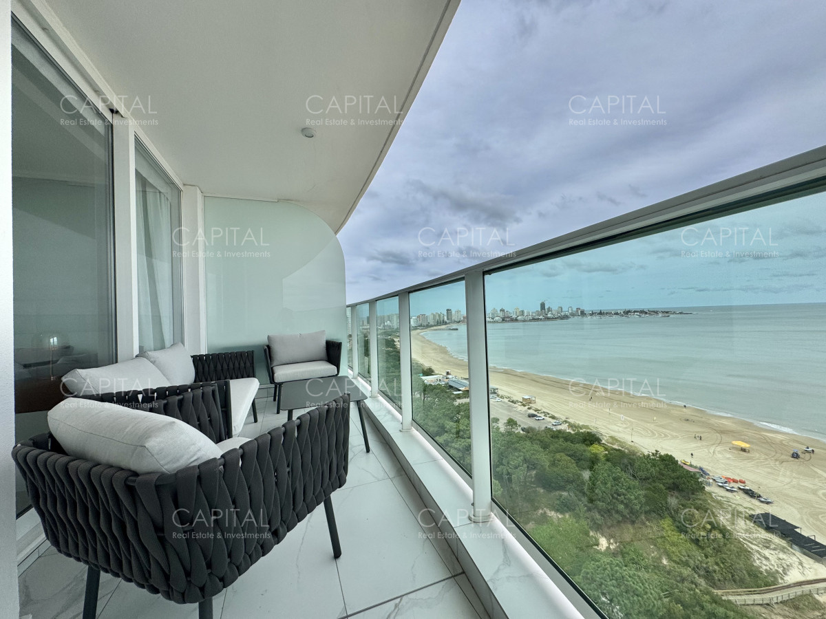Paramount Tower Frente al Mar en Playa Mansa de tres dormitorios en venta - CCP38101A
