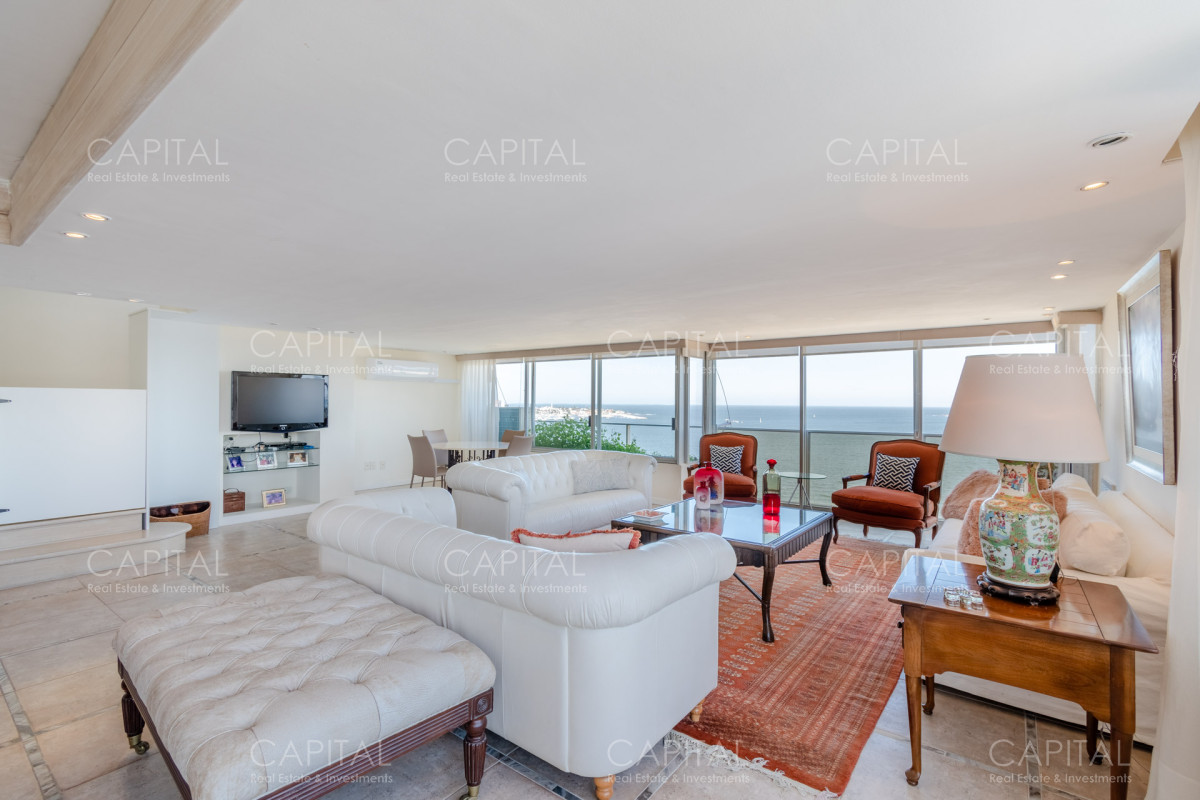 Apartamento ID.30607 - Penthouse de Cuatro Dormitorios frente al Mar - Venta Playa Mansa