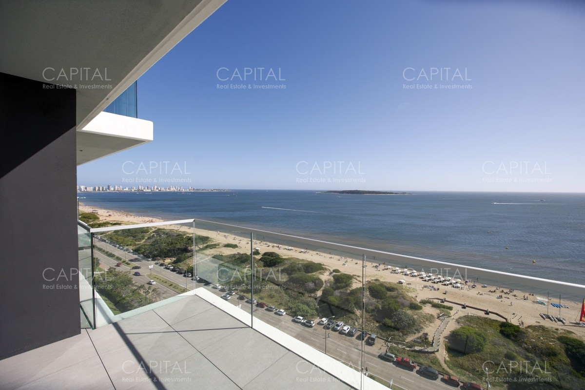 Apartamento ID.36628 - Apartamento unificado en venta, Playa Mansa, Edificio Venetian, cuatro dormitorios + servicio