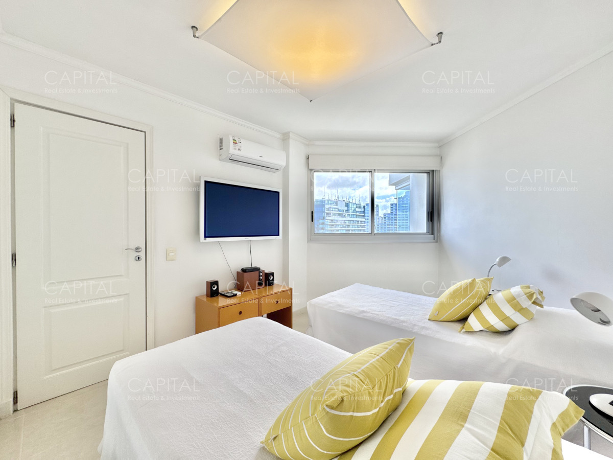 Apartamento ID.38165 - Apartamento de dos dormitorios en alquiler en playa mansa punta del este