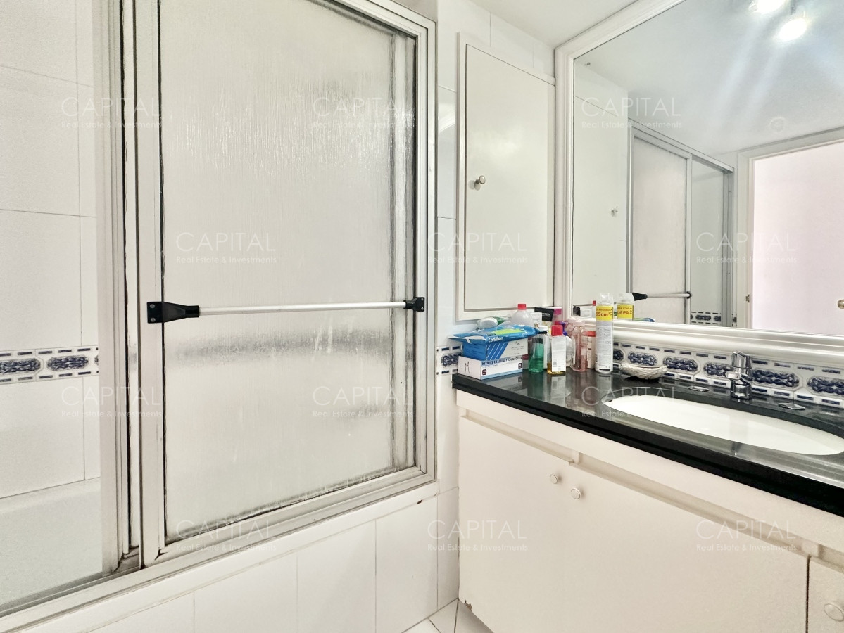 Apartamento ID.35703 - Apartamento de cuatro dormitorios y dependencia en venta, Península, Punta del Este