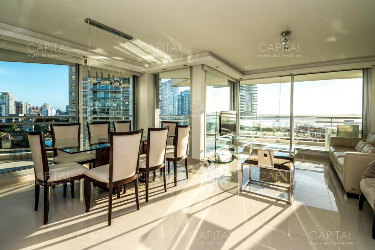 Apartamento ID.27455 - Apartamento de tres dormitorios y dependencia de servicio en venta, Playa Mansa Punta del Este