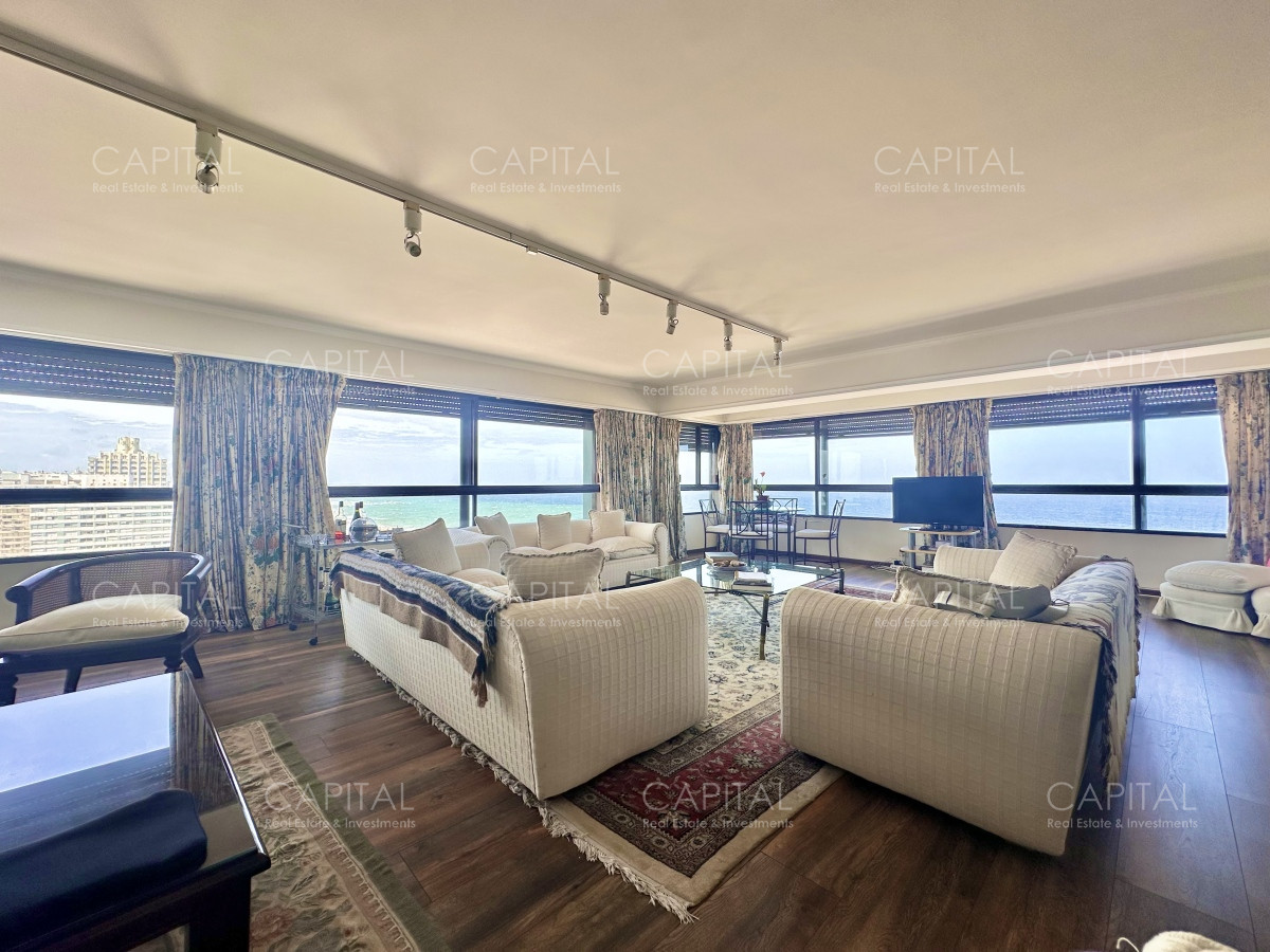 Apartamento ID.35703 - Apartamento de cuatro dormitorios y dependencia en venta, Península, Punta del Este