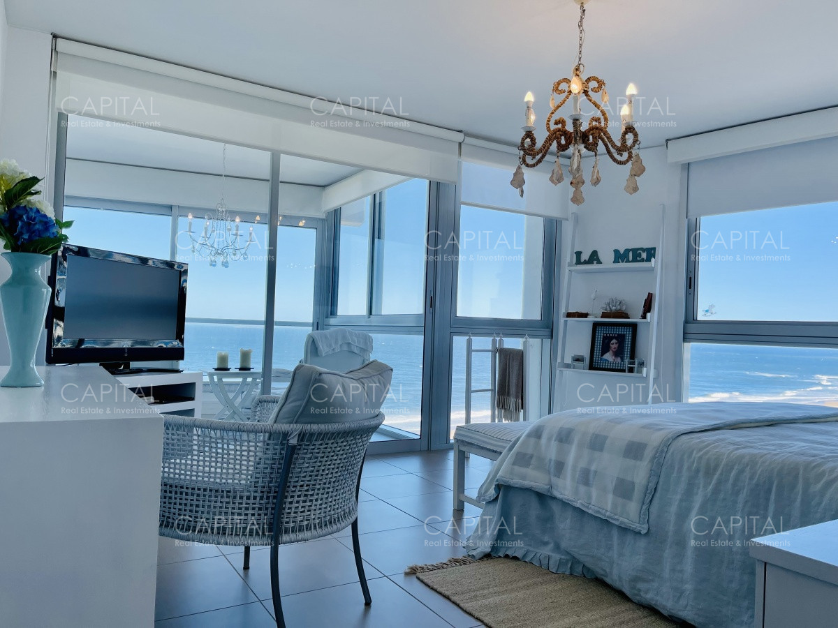 Apartamento ID.31416 - Le Parc Punta del Este de tres dormitorios más dependencia en torre de categoría sobre playa Brava, Punta del Este