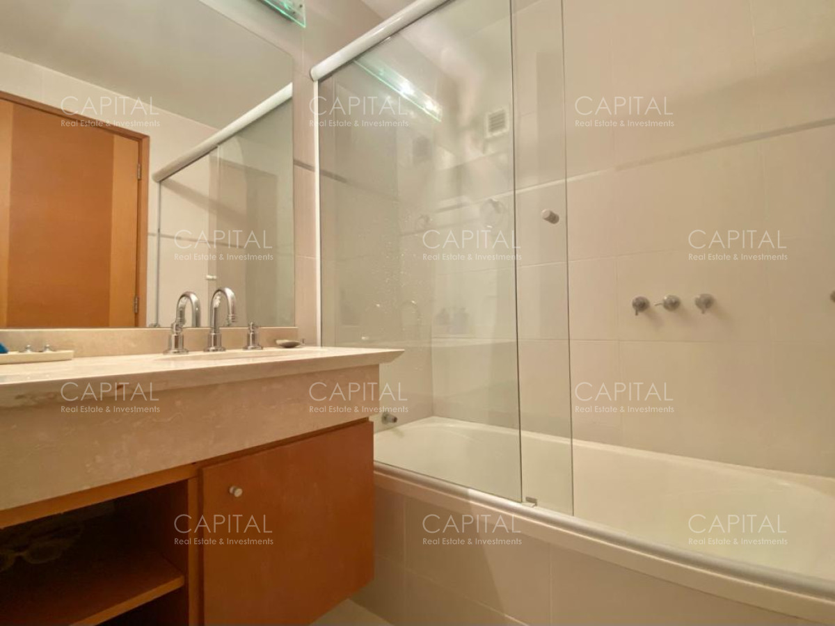 Apartamento ID.33186 - Apartamento de tres suites y dependencia con vista al mar Punta del Este.