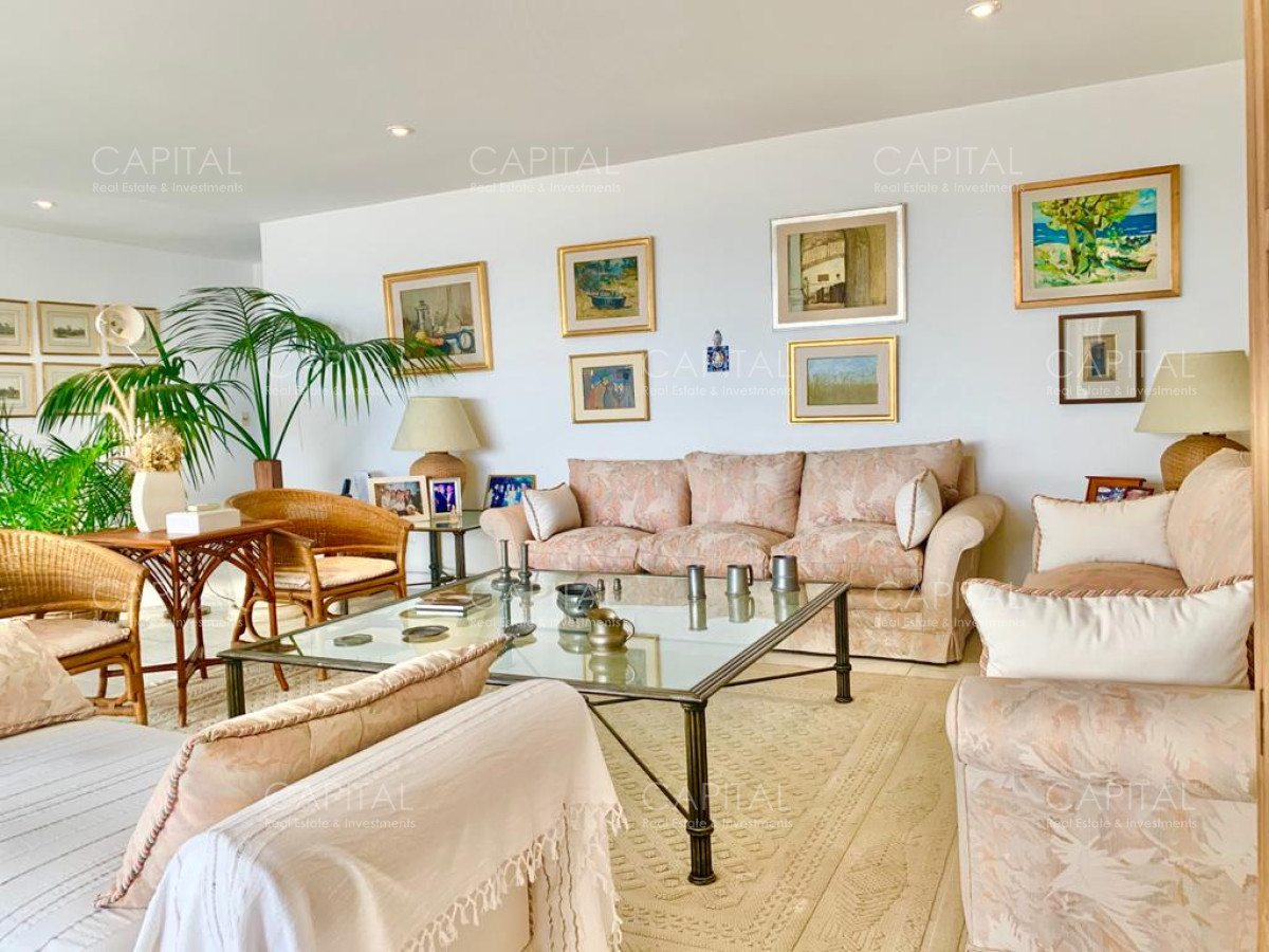 Apartamento ID.26044 - Espectacular Apartamento Frente al Puerto con vista al Mar, Punta del Este 