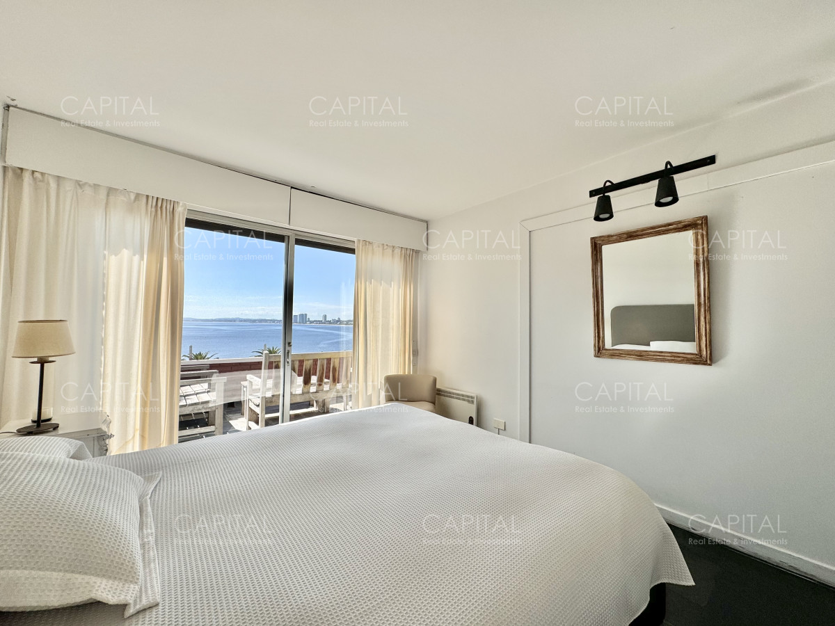 Apartamento ID.39040 - Apartamento de tres dormitorios en venta, Primera Linea Playa Mansa, Punta del Este.