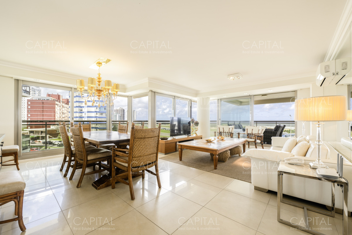 Apartamento ID.37933 - Imperiale Esquinero Departamento en Venta de Tres dormitorios en Playa Brava 