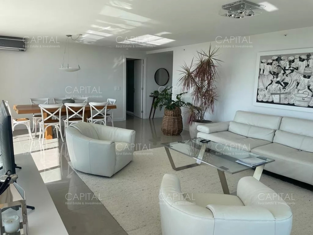 Apartamento ID.36398 - Torre One Apartamento de tres dormitorios mas dependencia de servicio en venta