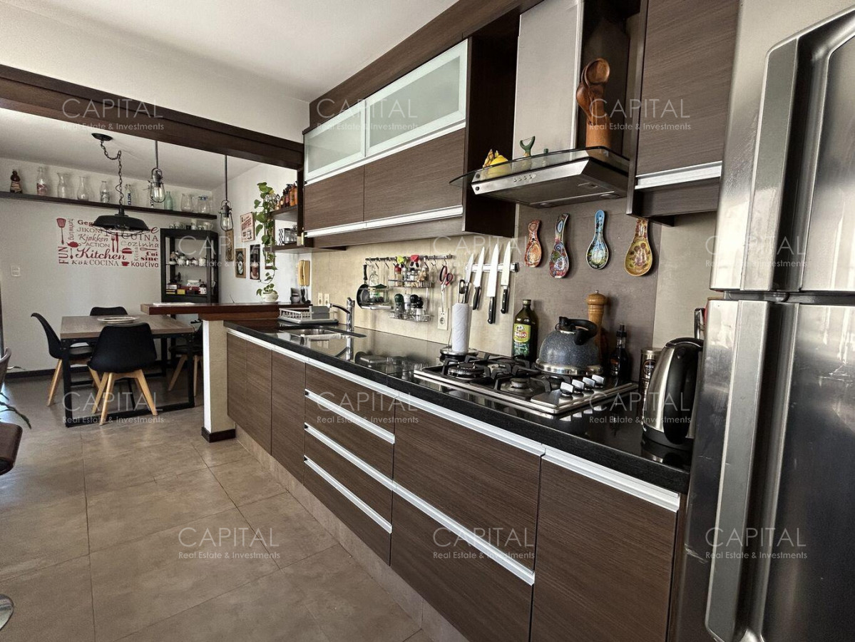 Apartamento ID.39768 - Apartamento de tres dormitorios y dependencia en venta, Punta Carretas.