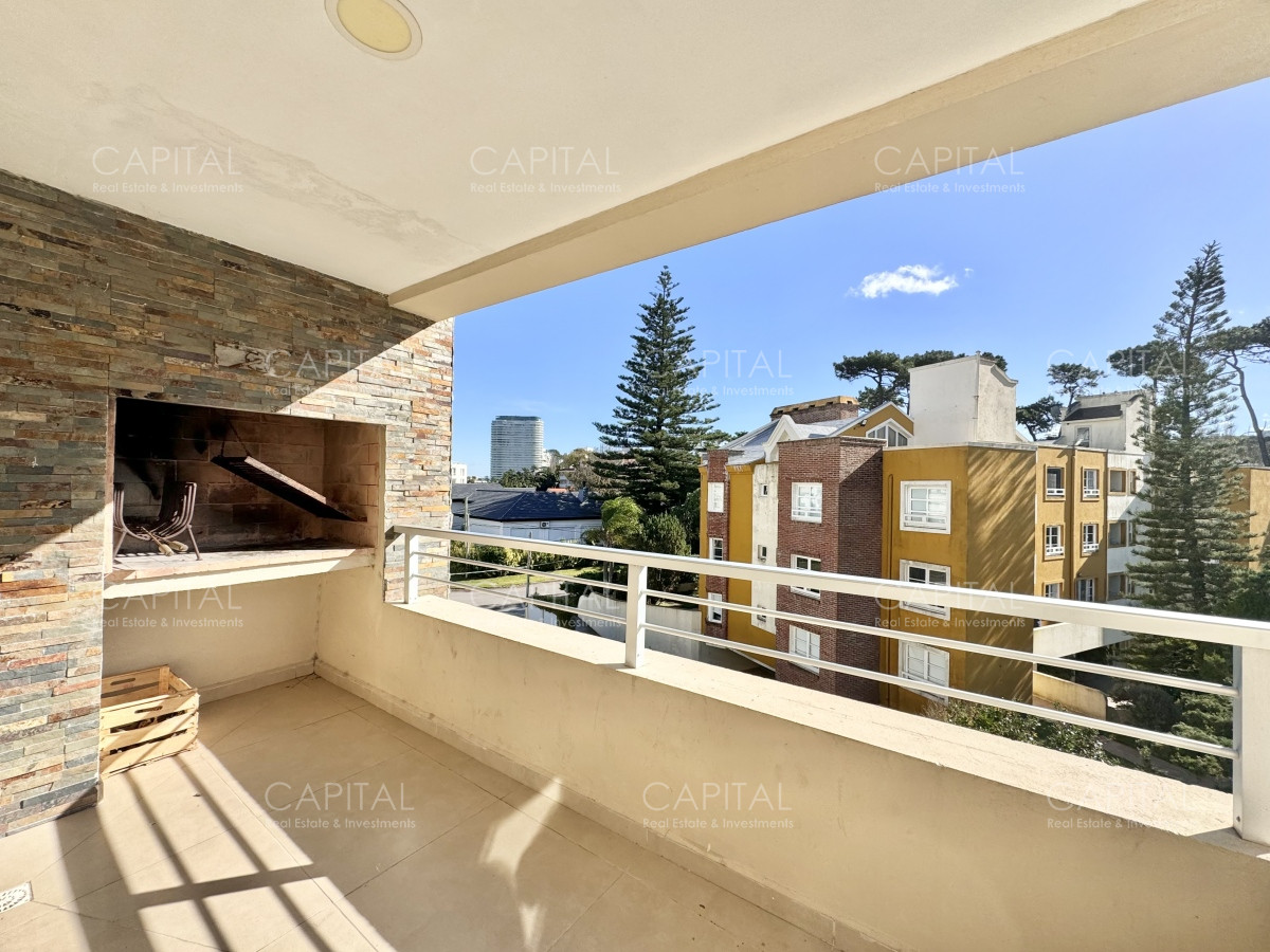 Apartamento ID.36334 - Apartamento de dos dormitorios con parrillero propio en venta, Punta del Este.