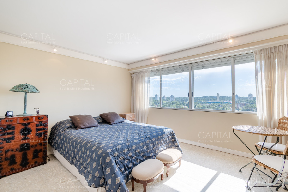Apartamento ID.30607 - Penthouse de Cuatro Dormitorios frente al Mar - Venta Playa Mansa