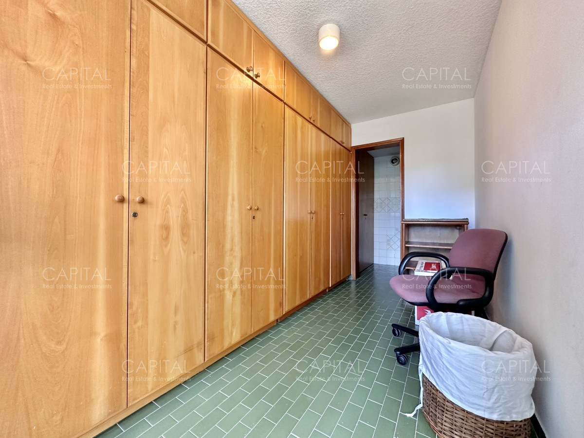 Apartamento ID.34525 - Apartamento de tres dormitorios y dependencia en venta Punta del Este