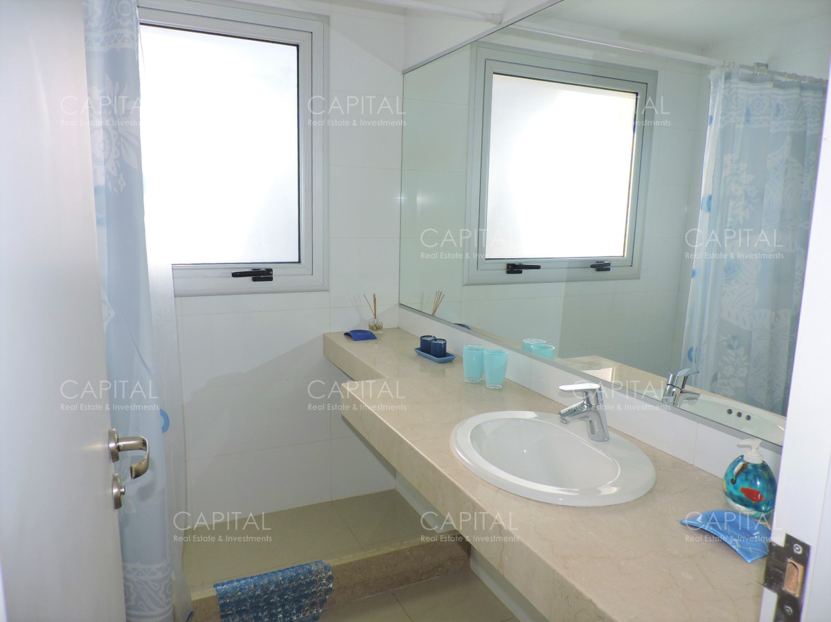Apartamento ID.37022 - Moderno semipiso 3 dormitorios y dependencia en Playa Brava