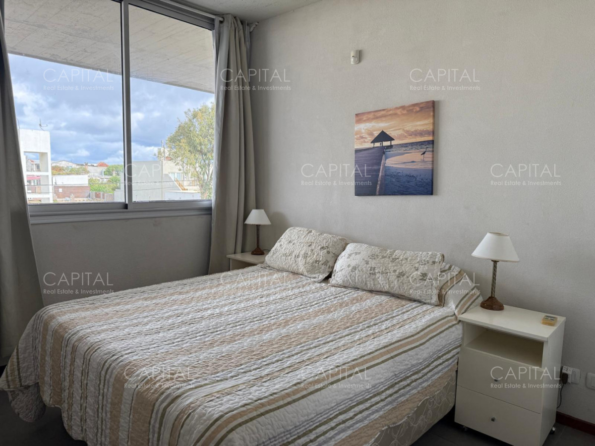 Apartamento ID.40377 - Departamento dos dormitorios en Manantiales en Alquiler con vista al mar y terraza.