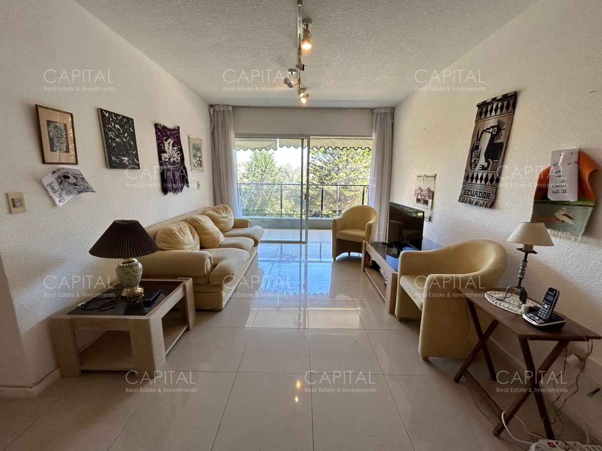 Apartamento ID.35240 - Apartamento en venta con parrillero propio en Playa Mansa. 