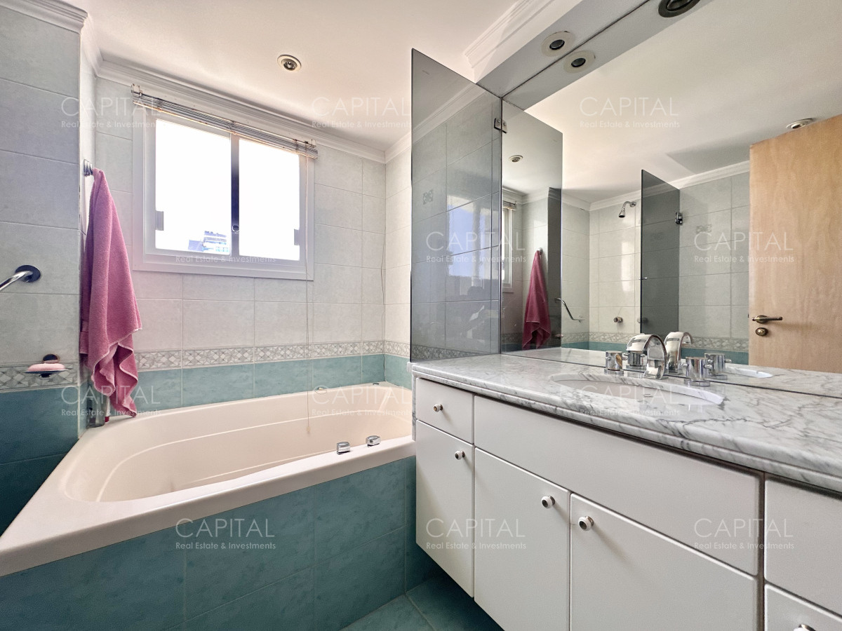 Apartamento ID.37326 - Apartamento en Playa Brava Primera Fila en Alquiler