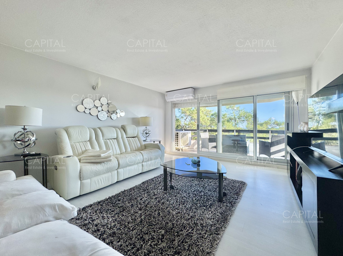 Apartamento ID.38203 - Apartamento en Venta Reciclado de 3 dormitorios y servicio, Roosevelt. 