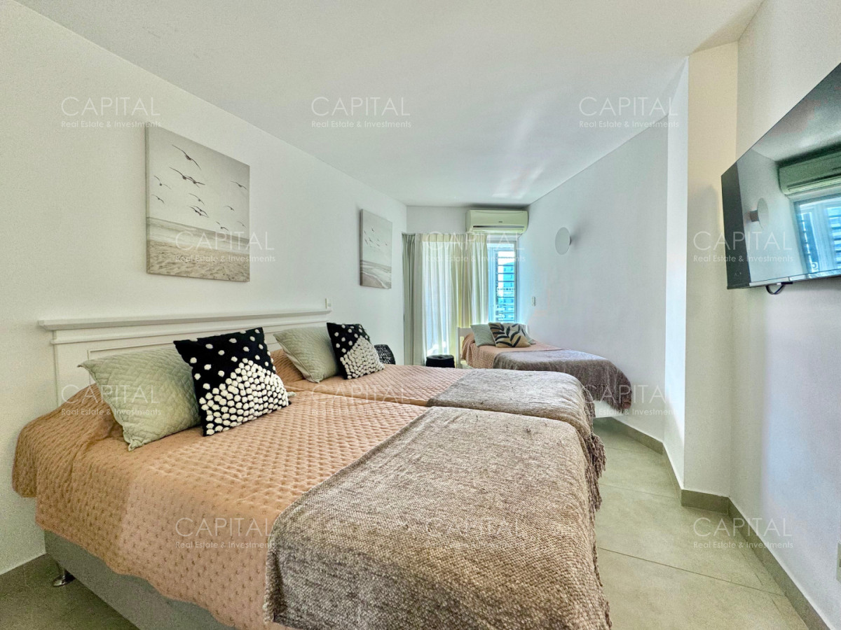 Apartamento ID.40014 - Apartamento en venta en Playa Brava frente al mar.