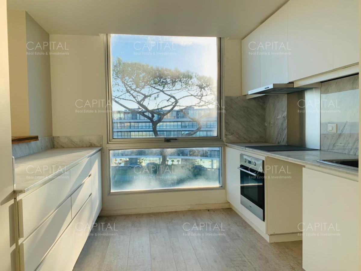 Apartamento ID.30996 - Moderno Penthouse a Estrenar de 3 Dormitorios frente a Playa Mansa - Venta