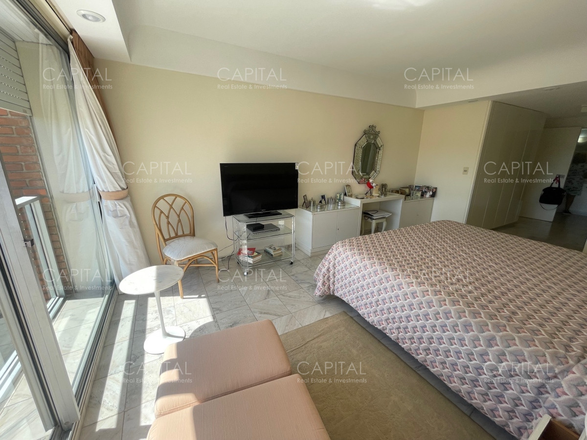 Apartamento ID.36605 - Excepcional semipiso Torre de Categoria frente a Playa Mansa