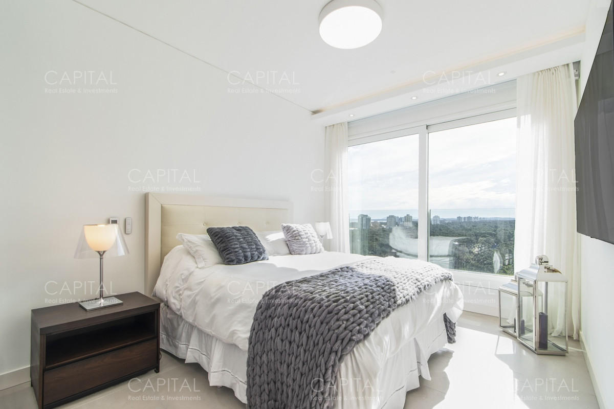 Apartamento ID.34933 - Le Parc 3 Punta del Este de tres dormitorios en Venta