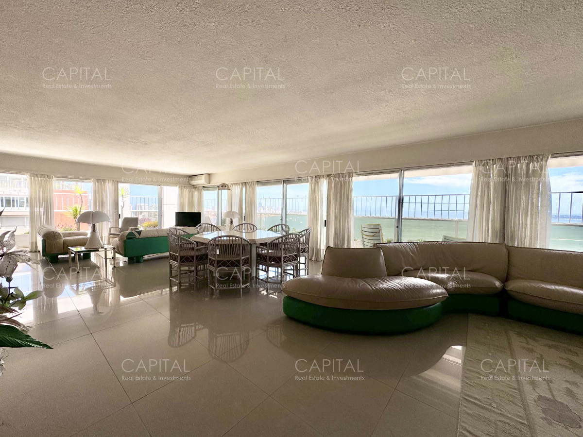 Apartamento ID.37573 - Penthouse Duplex en venta Playa Mansa Punta del Este.