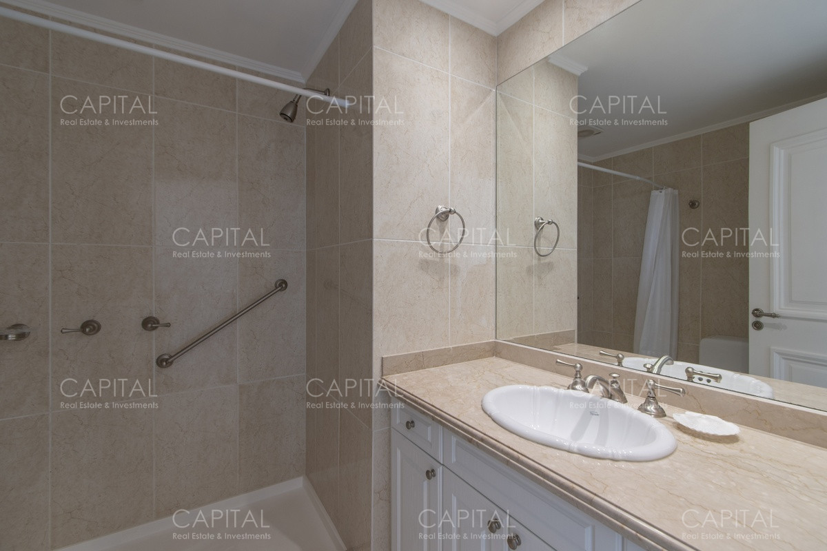 Apartamento ID.33697 - Apartamento en Le Jardin de tres dormitorios y dependencia de servicio en Venta Punta del Este en venta