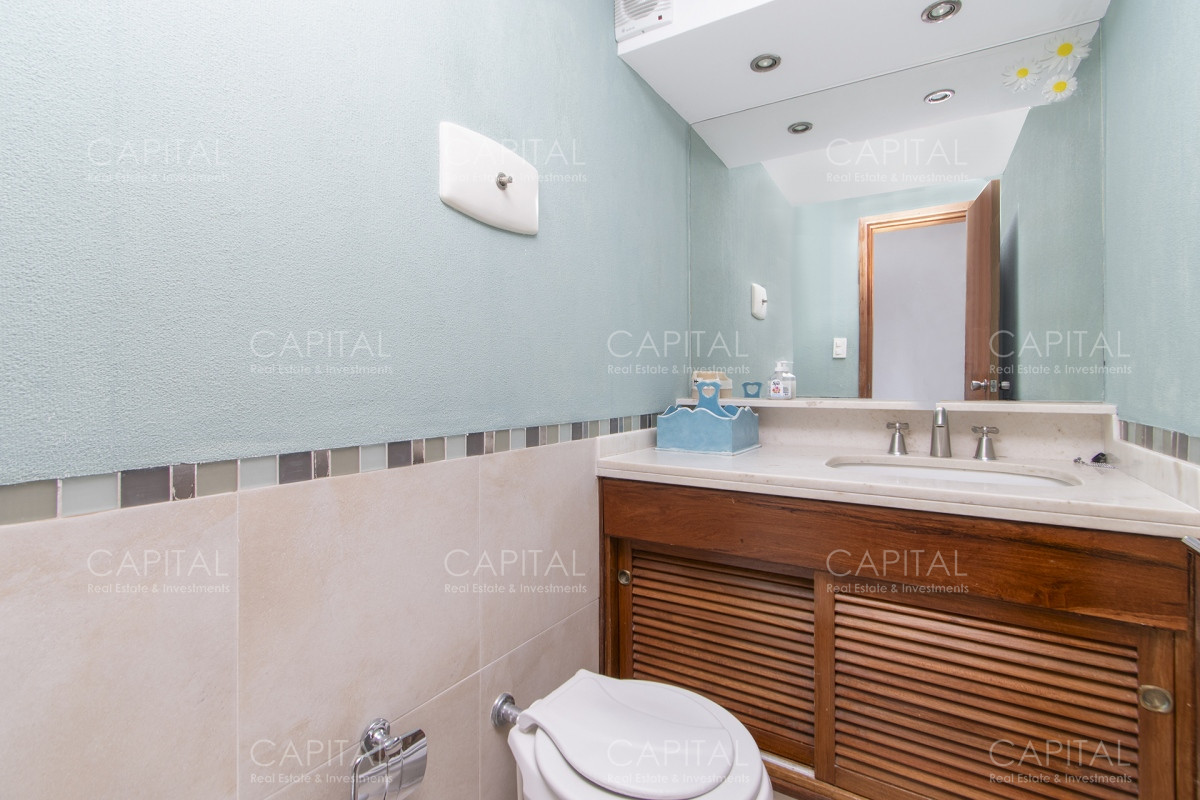 Apartamento ID.31268 - Malecon Punta del Este Apartamento de 3 dormitorios y servicios en venta en primera linea, Playa Mansa.