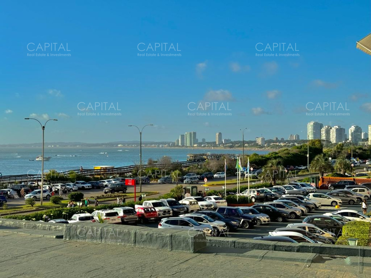 Apartamento ID.35578 - Apartamento de un dormitorio recilado frente al mar en Playa Mansa de Punta del Este