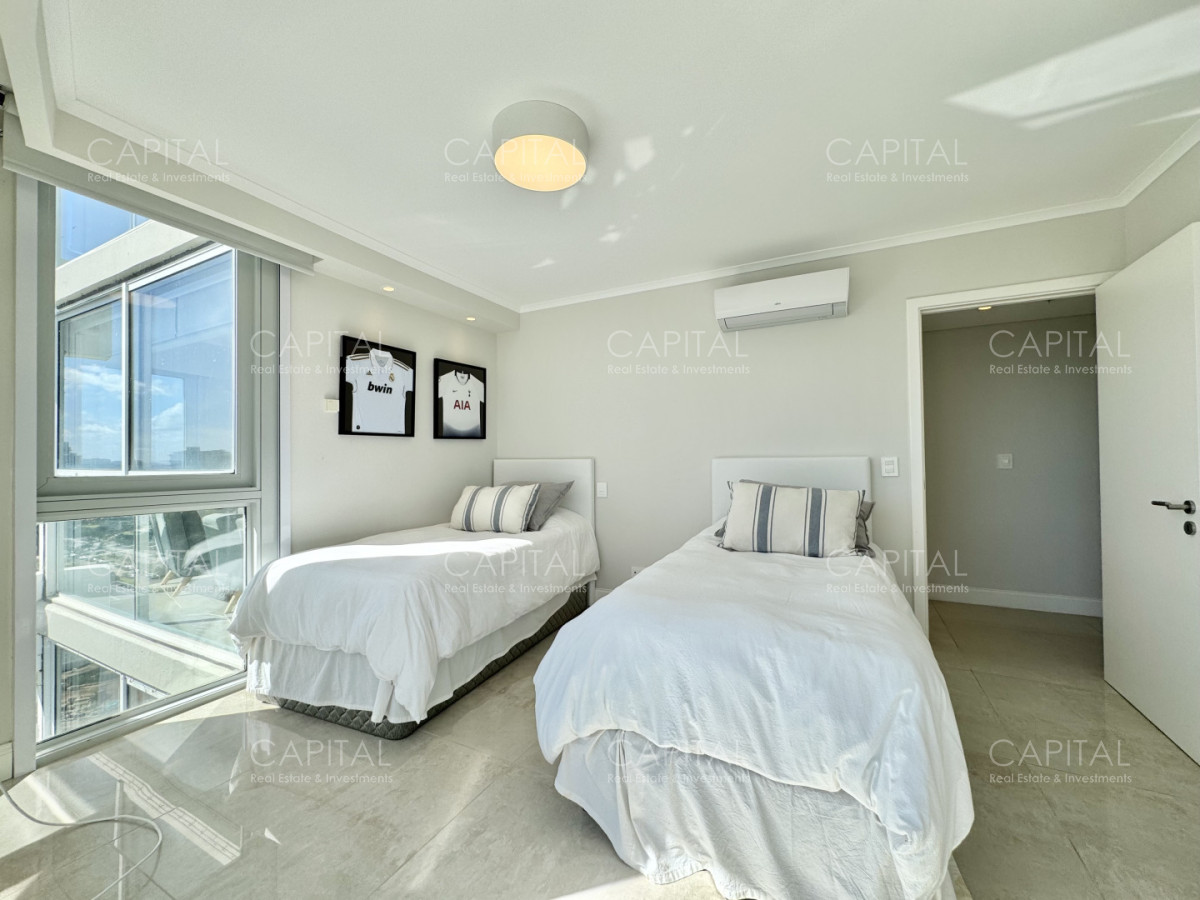 Apartamento ID.39295 - Le Parc esquinero piso alto en playa brava en venta