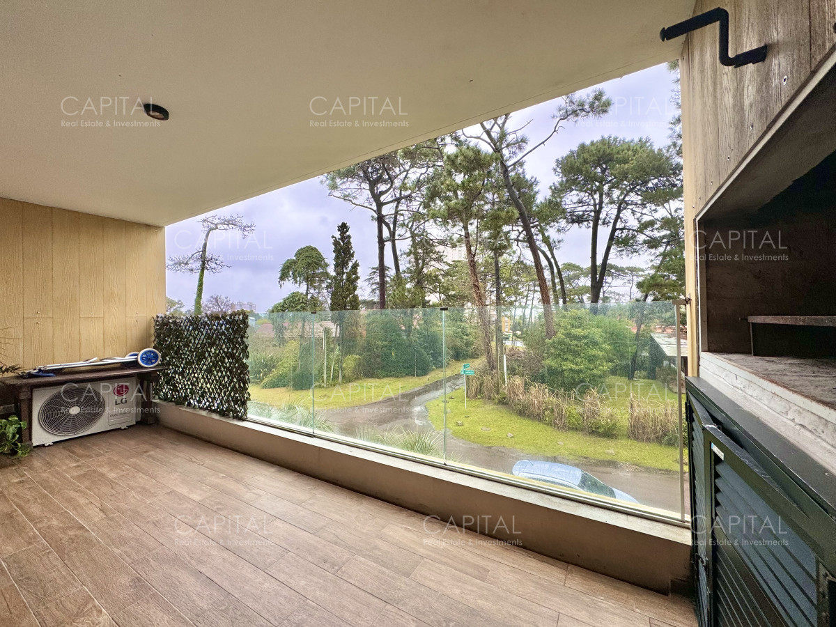 Apartamento ID.38051 - Apartamento de dos dormitorios con parrillero en venta, Punta del Este.