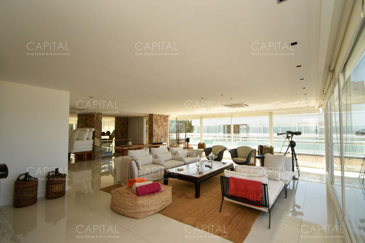 Apartamento ID.30835 - Venta de exclusivo PentHouse sobre playa Brava, Punta del Este