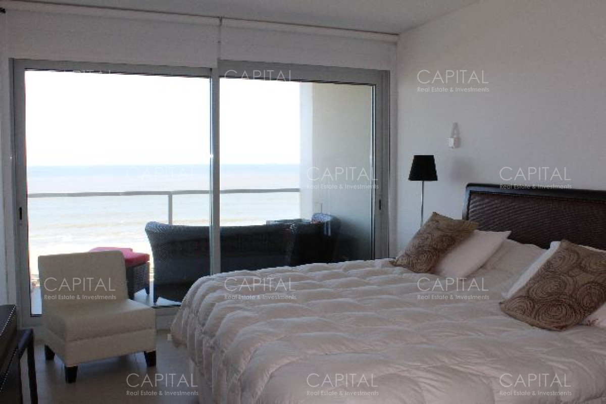 Apartamento ID.27137 - Excelente apartamento de 2 dormitorios en primera línea del mar