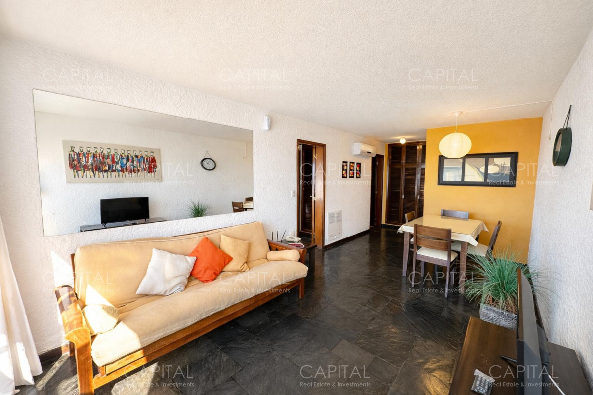 Apartamento ID.39943 - Apartamento en venta frente al mar 1 dormitorio con cochera