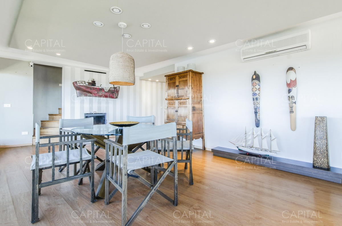 Apartamento ID.30956 - Penthouse Duplex de Tres Dormitorios Frente al Mar