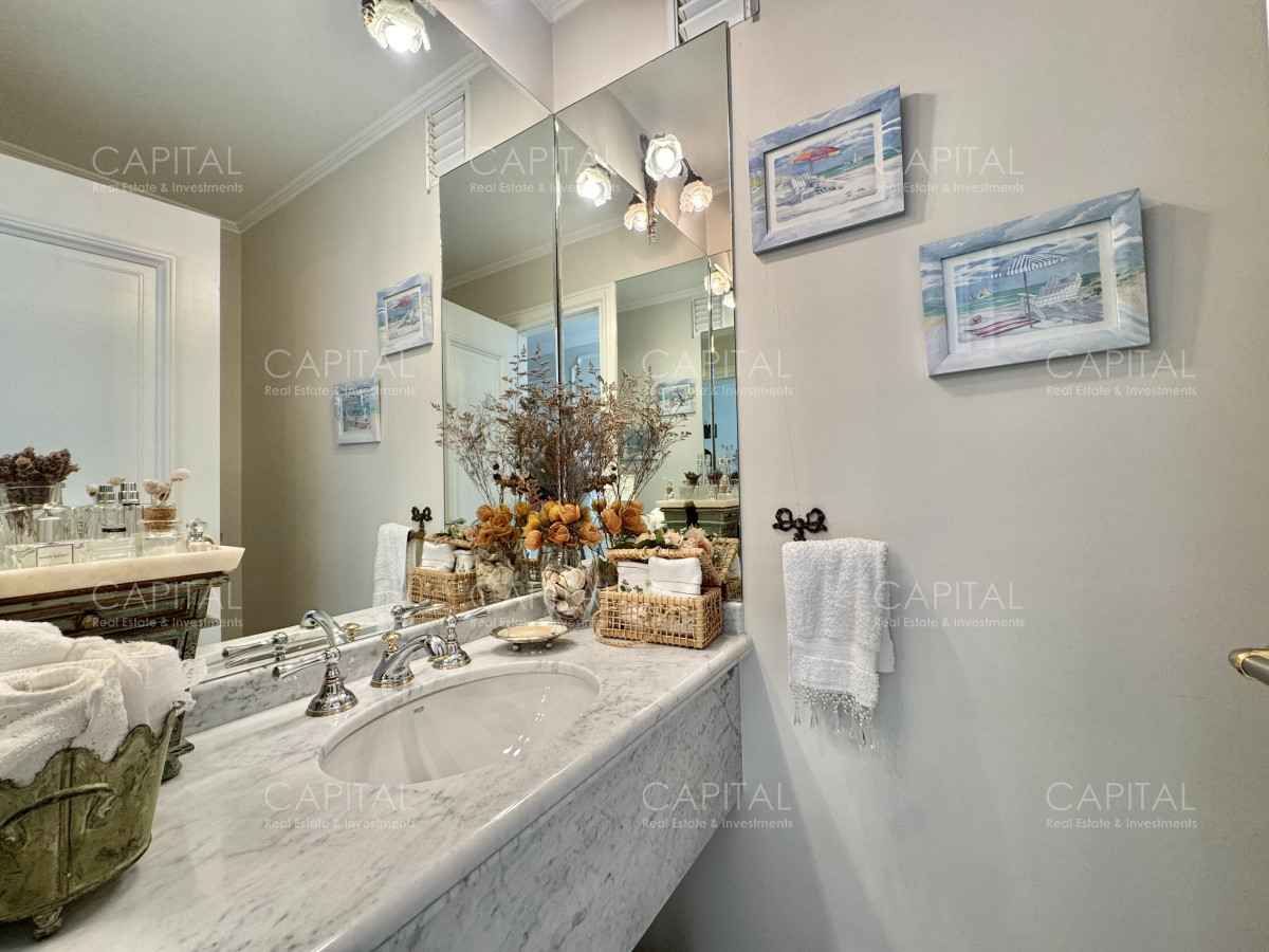 Apartamento ID.38754 - Coral Tower esquinero de tres dormitorios y servicio piso alto en venta