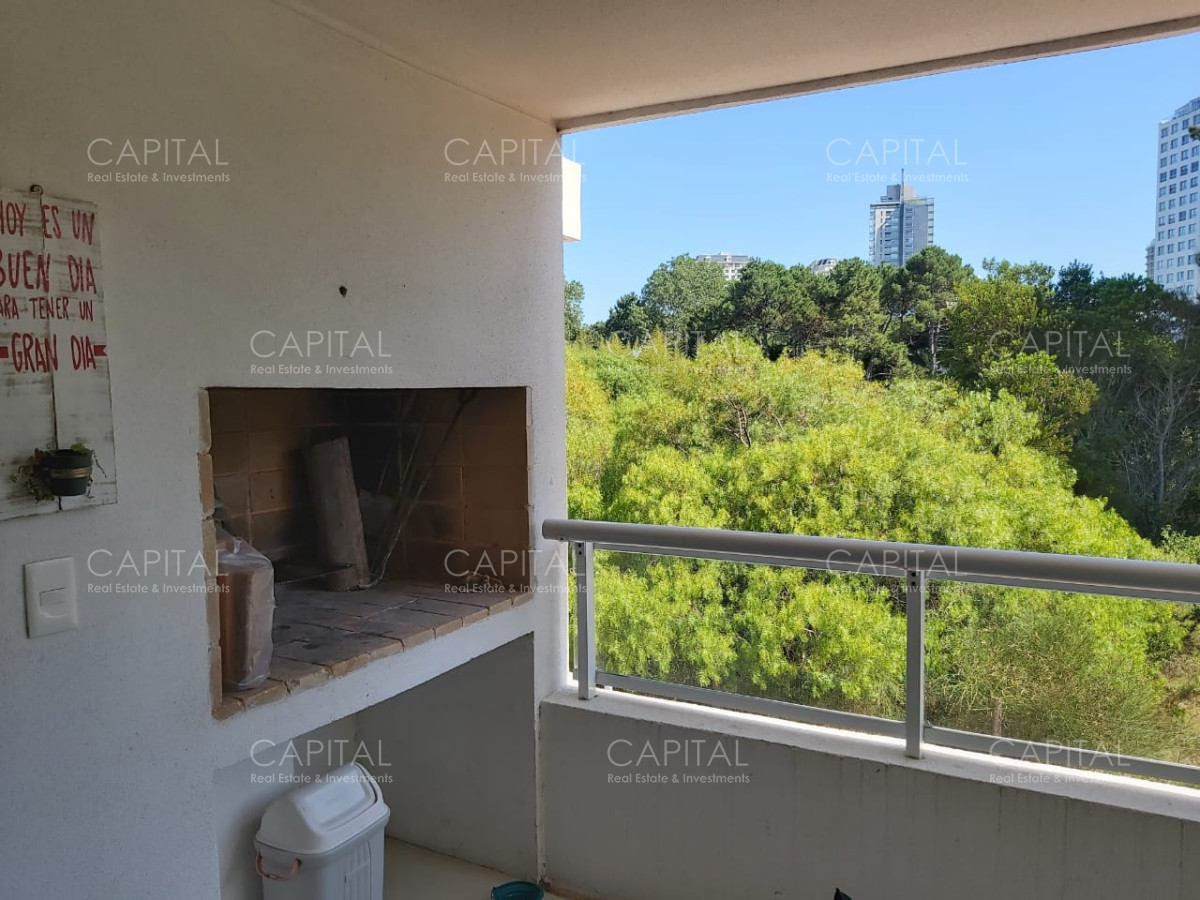 Apartamento ID.28655 - Apartamento en Venta en Punta del Este - Dos Dormitorios con Parrillero