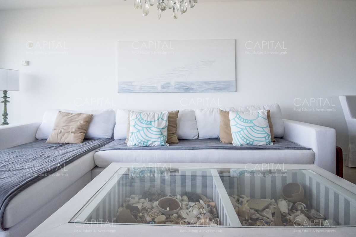 Apartamento ID.27993 - Apartamento PentHouse de 3 dormitorios y dependencia en alquiler anual.