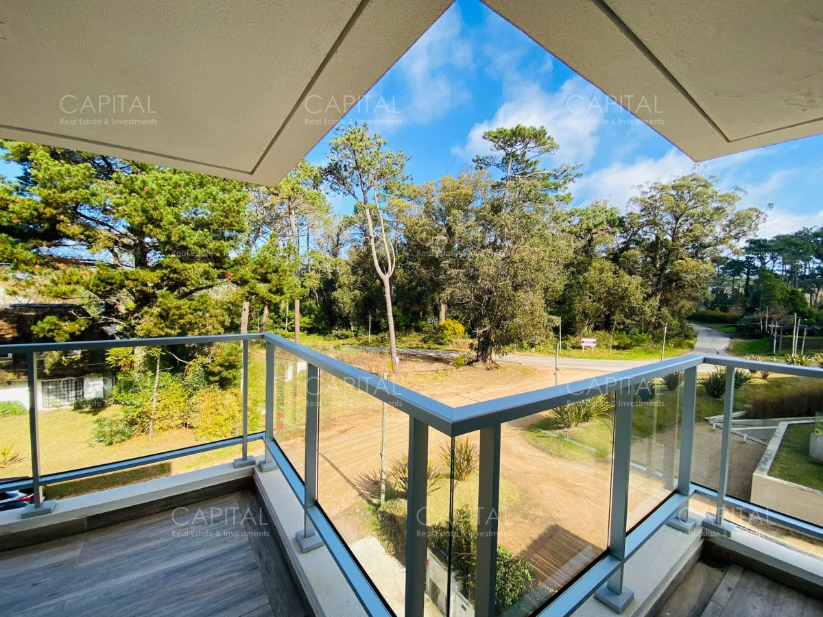 Apartamento ID.33008 - Apartamento en Venta Tres Suites y Dependencia Playa Brava