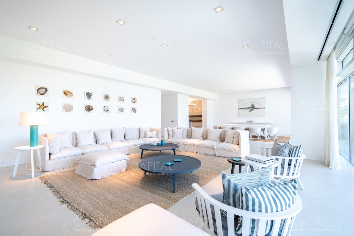 Apartamento ID.30146 - Excelente Apartamento en Acqua Punta del Este Tres suites en Venta en Primera línea, Playa Brava