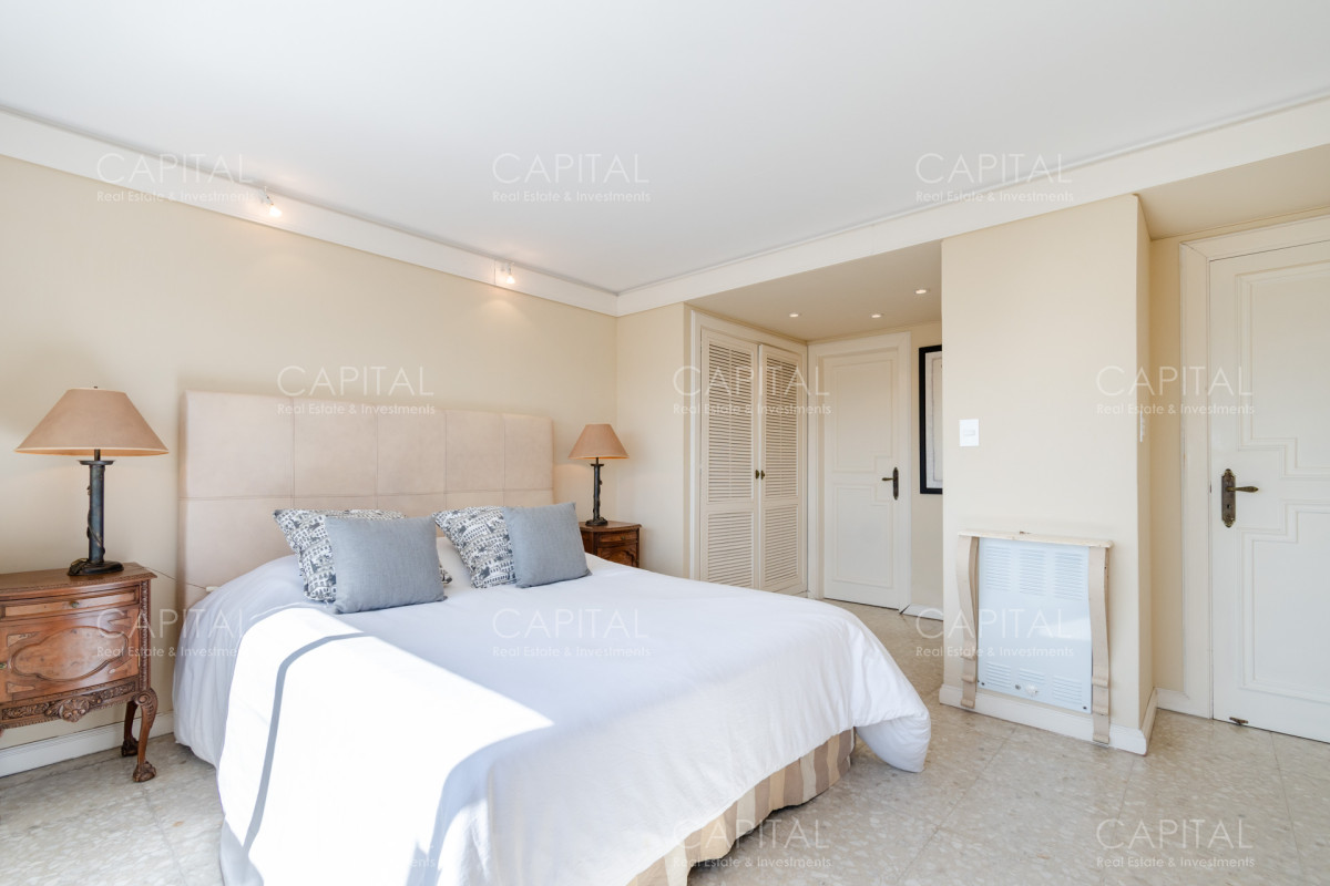 Apartamento ID.30607 - Penthouse de Cuatro Dormitorios frente al Mar - Venta Playa Mansa