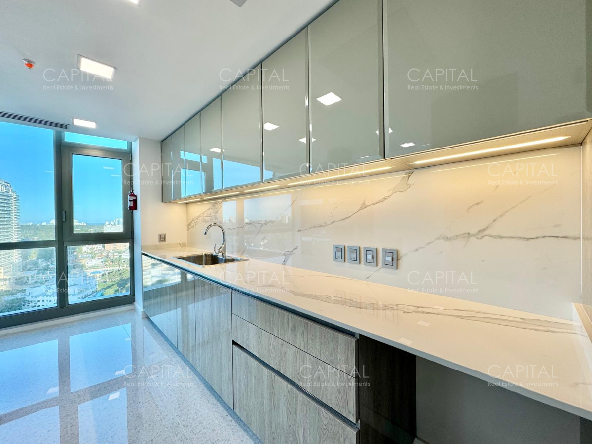 Apartamento ID.36499 - Fendi Chateau Residences Unificado en venta, Punta del Este, Playa Mansa