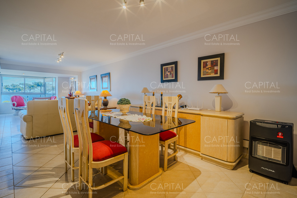 Apartamento ID.38440 - Penthouse de 3 dormitorios  y servicio  en primera linea Playa Mansa