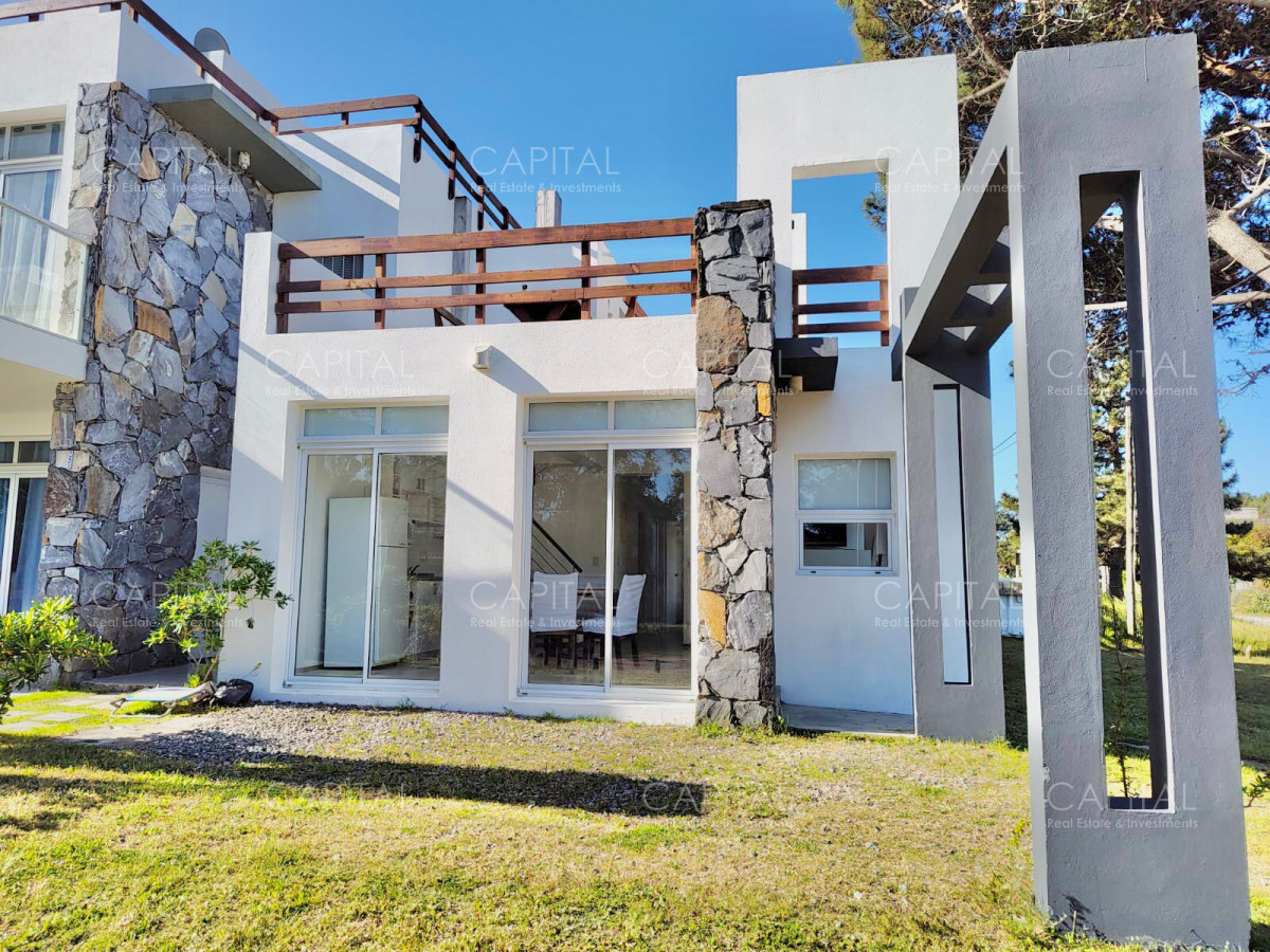 Apartamento de dos dormitorios en alquiler en Manantiales. - CCP33619A