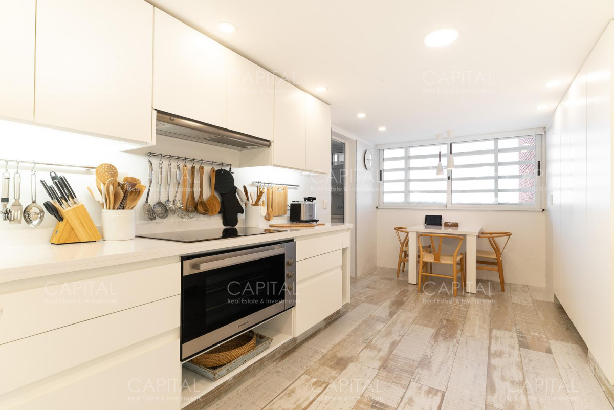 Apartamento ID.36586 - Exclusivo departamento totalmente reformado de 4 suites en Playa Mansa