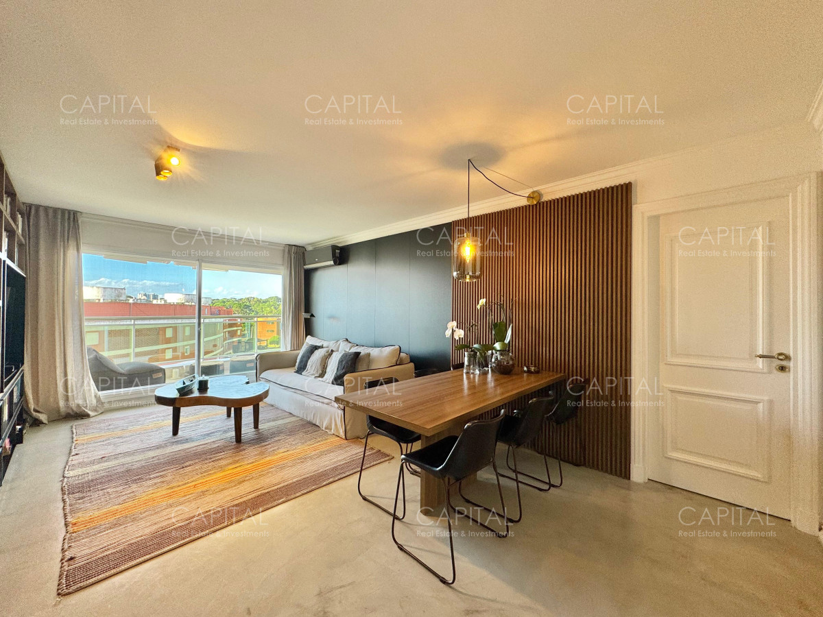 Apartamento ID.34948 - Coral Tower de tres dormitorios en venta Playa Mansa primera fila 